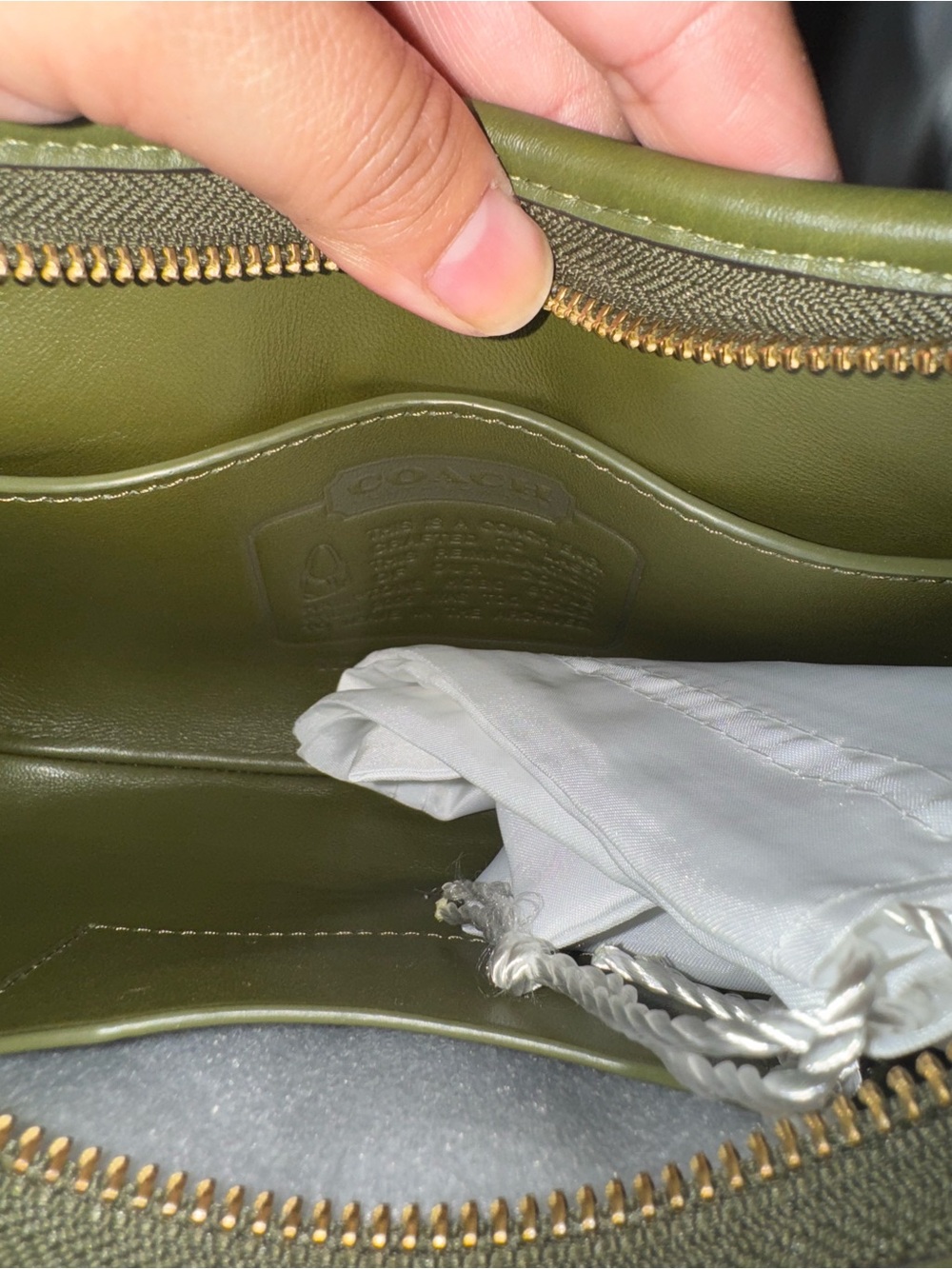 COACH Hamptons Hobo Leather Shoulder Bag - Picture 10 of 10